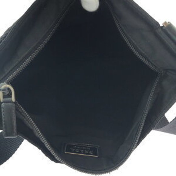PRADA Tessuto triangular black nylon shoulder bag sacoche - Picture 9 of 9
